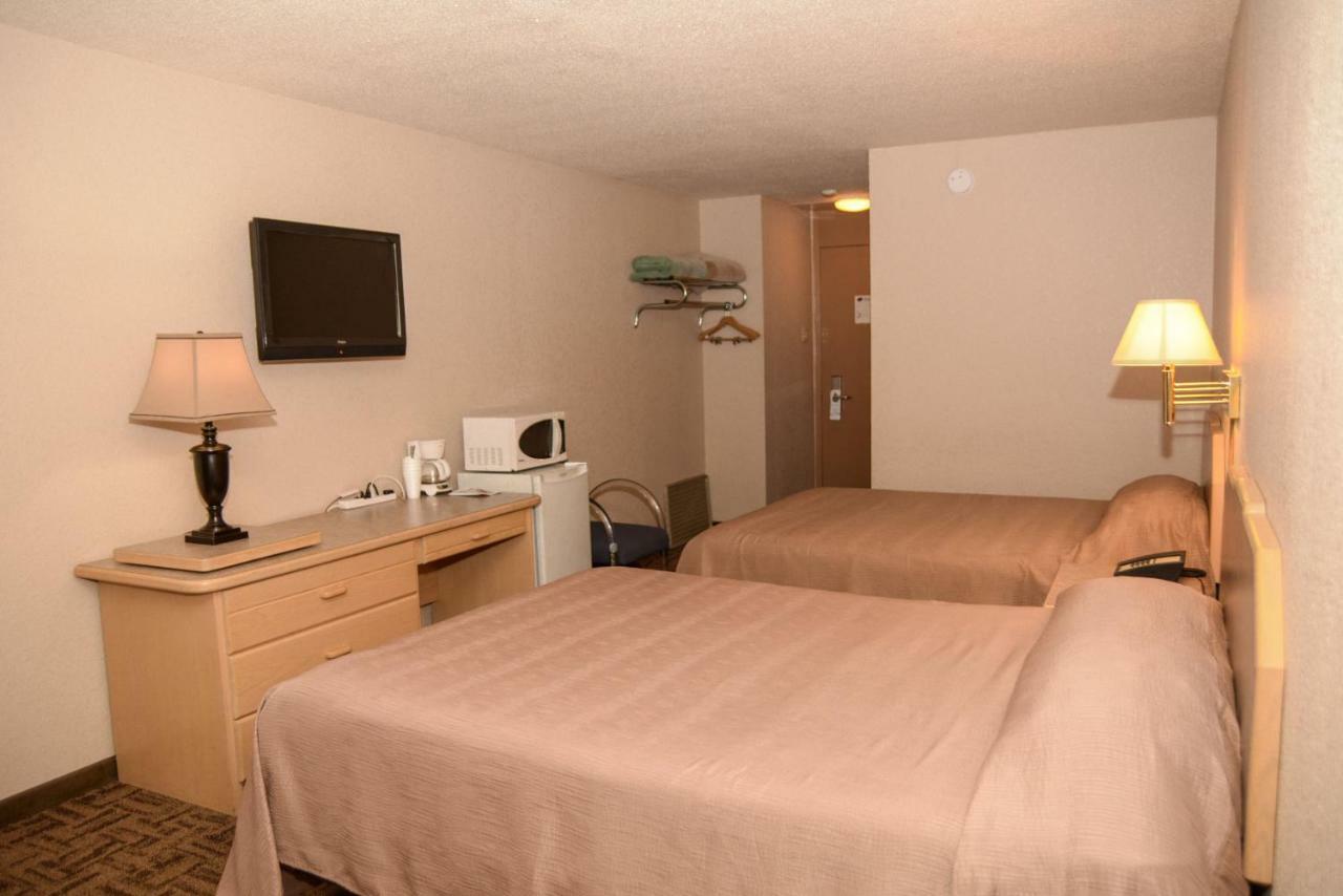 Morden Motor Inn Экстерьер фото